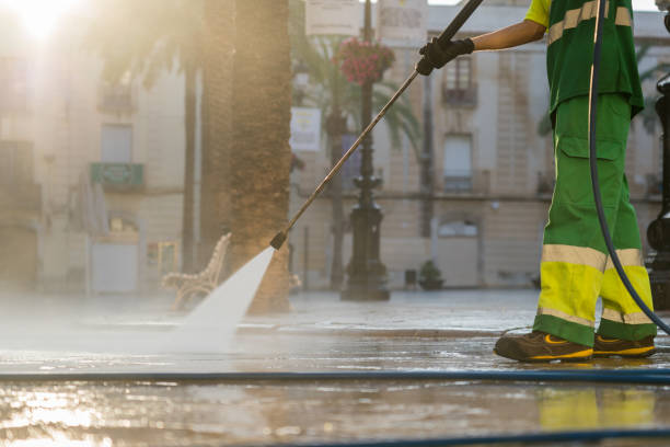 Best Commercial Building Pressure Washing  in Friendswood, TX